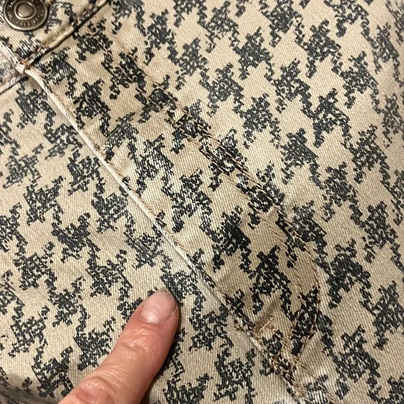Rare houndstooth pattern Just Float on Printed Flare Jeans size 28 - Picture 5 of 10